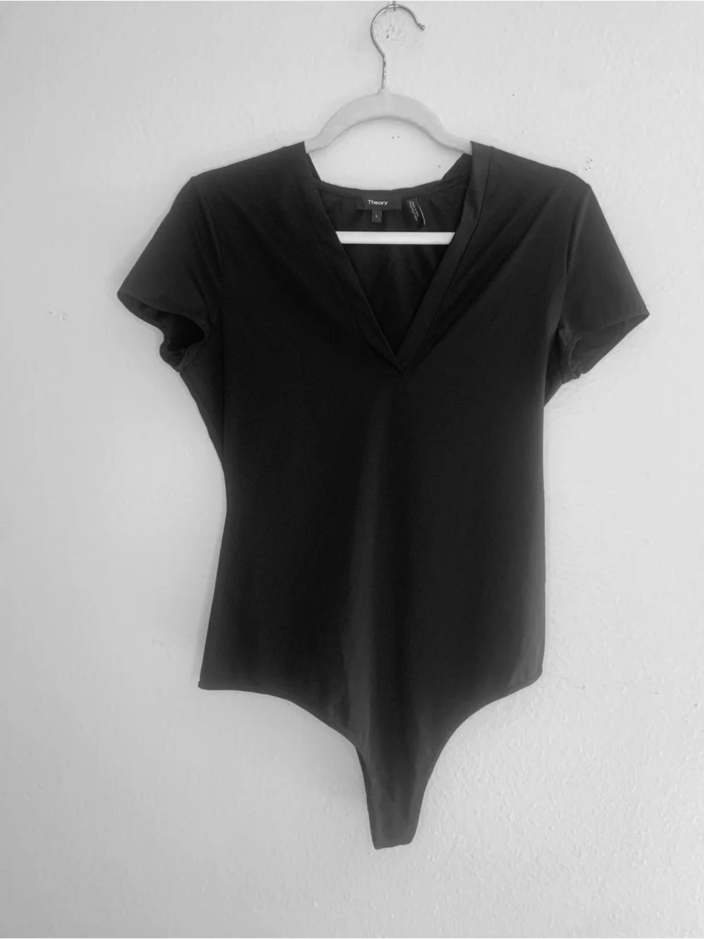 Theory Women’s Black V-Neck Short Sleeve Bodysuit. Size L